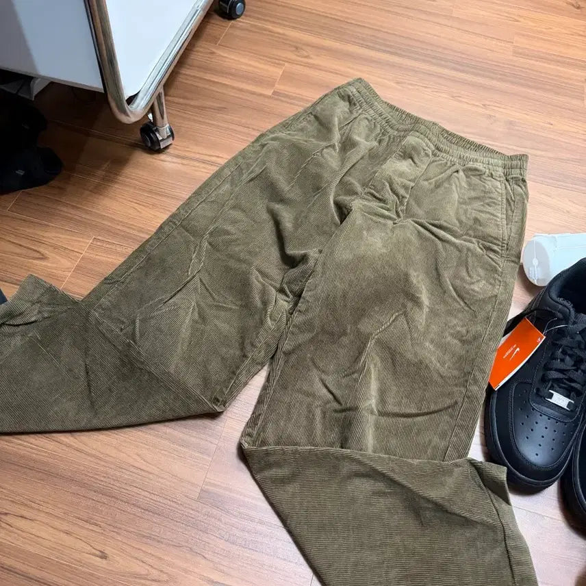 [BUNJANG] Uniqlo Khaki Pants / 유니클로 카키색 팬츠 긴바지