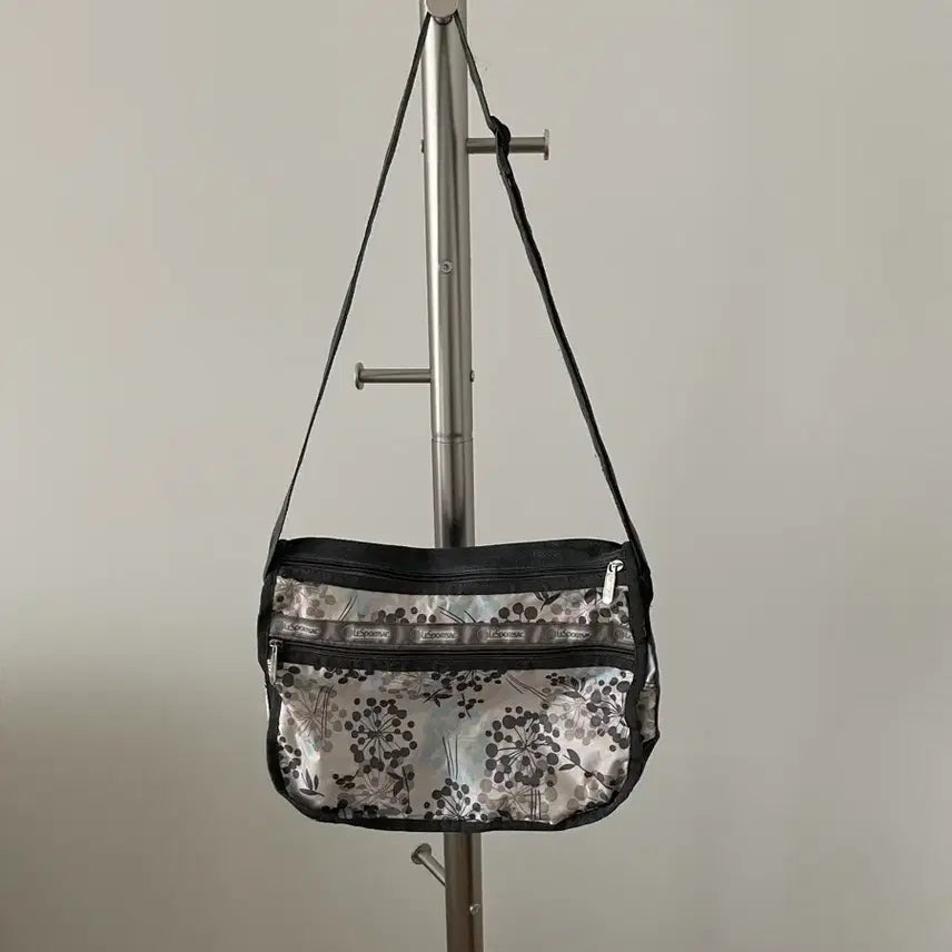 [BUNJANG] Lesportsac Nylon/Poly Crossbody Bag (USA) / 레스포삭(LESPORTSAC) 크로스백(U.S.A)