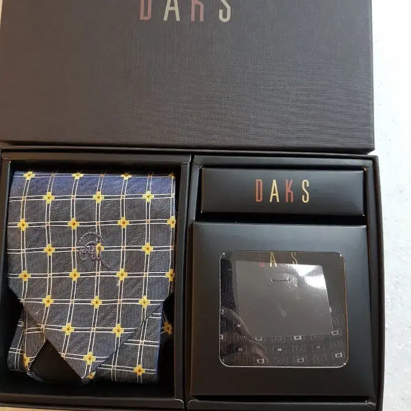 [BUNJANG] Daks Tie & Dress Socks Set (Unused) / 닥스 넥타이&정장양말 세트 (미사용)