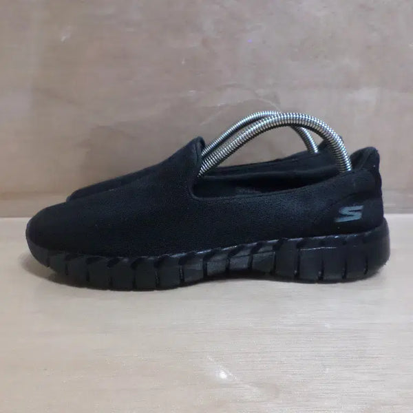 [BUNJANG] Skechers Gowalk Black Sneakers / 후루룩구제2 250 스케쳐스 고워크 블랙 운동화 260711