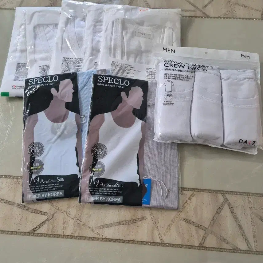 [BUNJANG] Speclow Men's Sleeveless 7-Piece Set / 스페클로 남자 민소매 7종 세트 티3매 일괄판매합니다 새상품