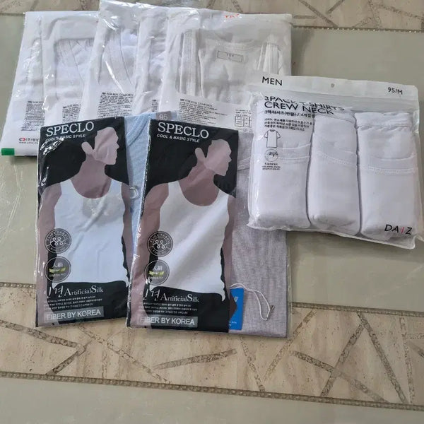 [BUNJANG] Speclow Men's Sleeveless 7-Piece Set / 스페클로 남자 민소매 7종 세트 티3매 일괄판매합니다 새상품