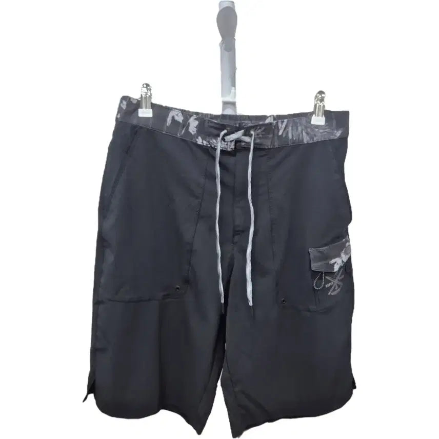[BUNJANG] Discovery Expedition Black Board Shorts - Size 32 / 디스커버리 반바지