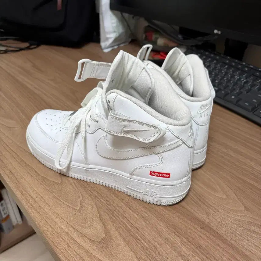 [BUNJANG] Nike Supreme Air Force 1 Mid White / 나이키 슈프림 에어포스 미드
