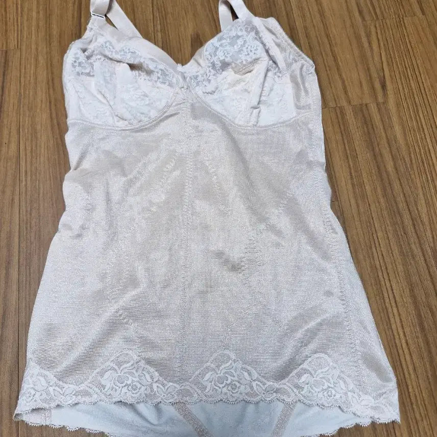 [BUNJANG] Nouvel Mari Shaper 85C / 누벨마리  쉐이퍼. 85 c