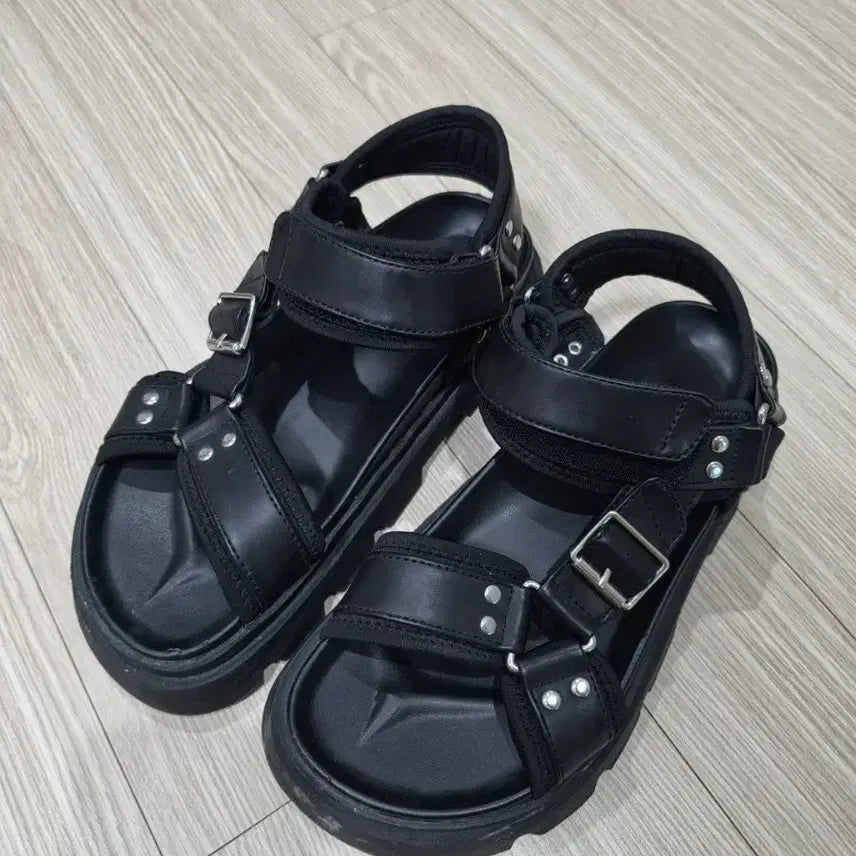 [BUNJANG] Zara Strappy Sandals (Size 250-255) / 250 255 자라 스트랩 샌들