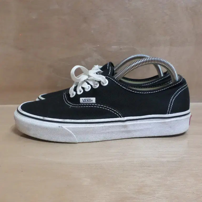 [BUNJANG] Vans Authentic Black Sneakers / 후루룩구제2 250 반스 어센틱 블랙 운동화 스니커즈 260711