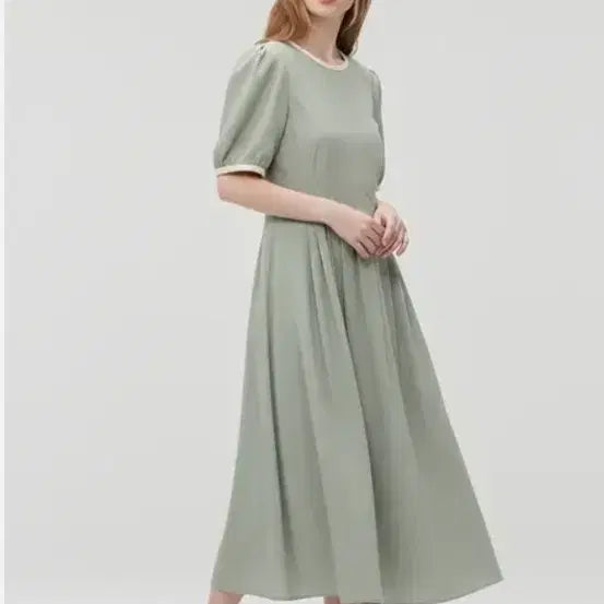 [BUNJANG] Thursday Island Colorblock Pintuck Dress / 써스데이아일랜드 라운드넥배색턱원피스
