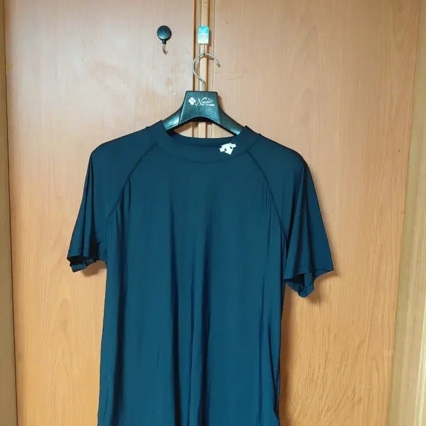 [BUNJANG] Descente Short Sleeve T-Shirt Navy / 데상트 반팔 티셔츠 네이비