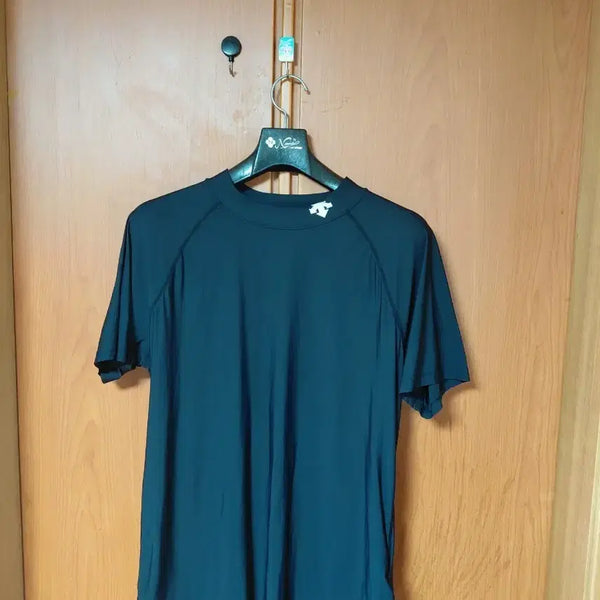 [BUNJANG] Descente Short Sleeve T-Shirt Navy / 데상트 반팔 티셔츠 네이비