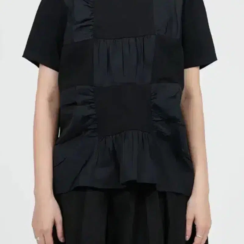 [BUNJANG] PIEBRE Black Patchwork Frill Short-Sleeve Blouse / 피에브레 블랙 패치워크 프릴 반팔 블라우스