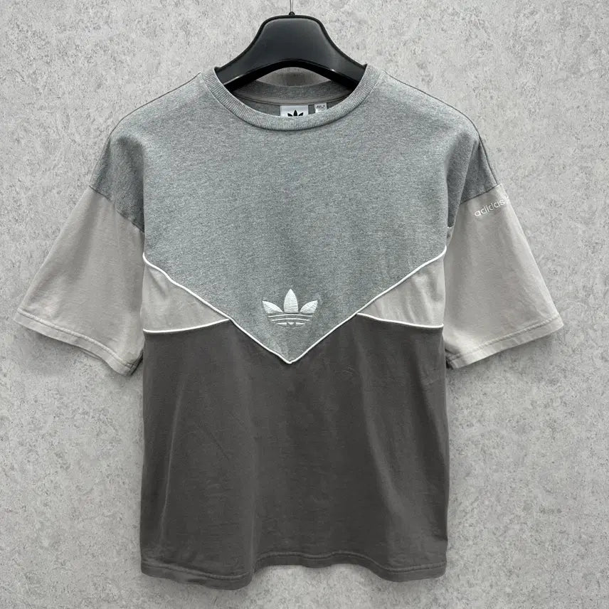 [BUNJANG] Adidas Women's T-Shirt - Size XS / 85 아디다스 여자 반팔 티셔츠
