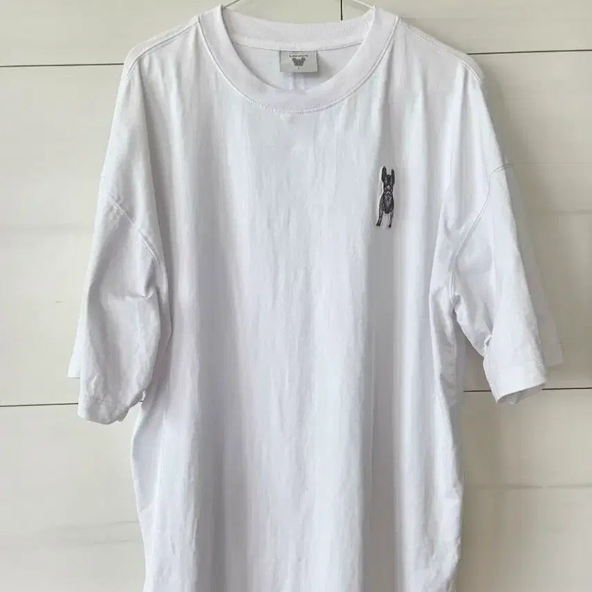[BUNJANG] Life Work White Dog Embroidery Short Sleeve T-Shirt / 라이프워크 화이트 강아지 자수 반팔 티셔츠
