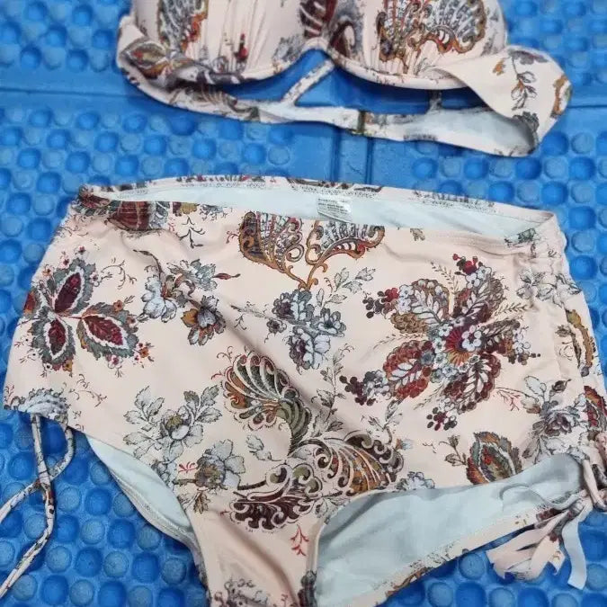 [BUNJANG] Floral Pattern Bikini Swimsuit XL / 비키니 수영복