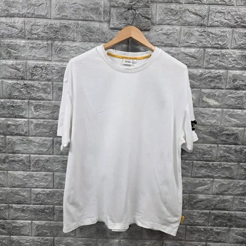 [BUNJANG] National Geographic White T-Shirt Size 105 / 내셔널지오그래픽 반팔티 화이트 사이즈 105 세탁완료