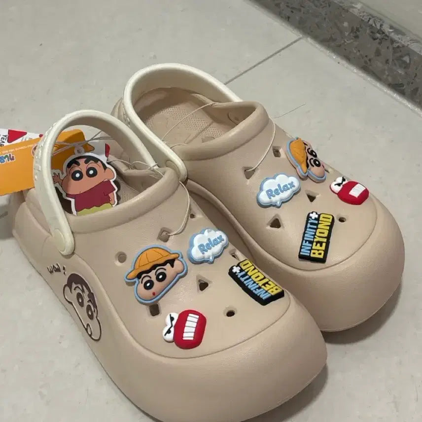 [BUNJANG] Crayon Shin-chan Crocs Beige / 짱구 크록스 (새상품)