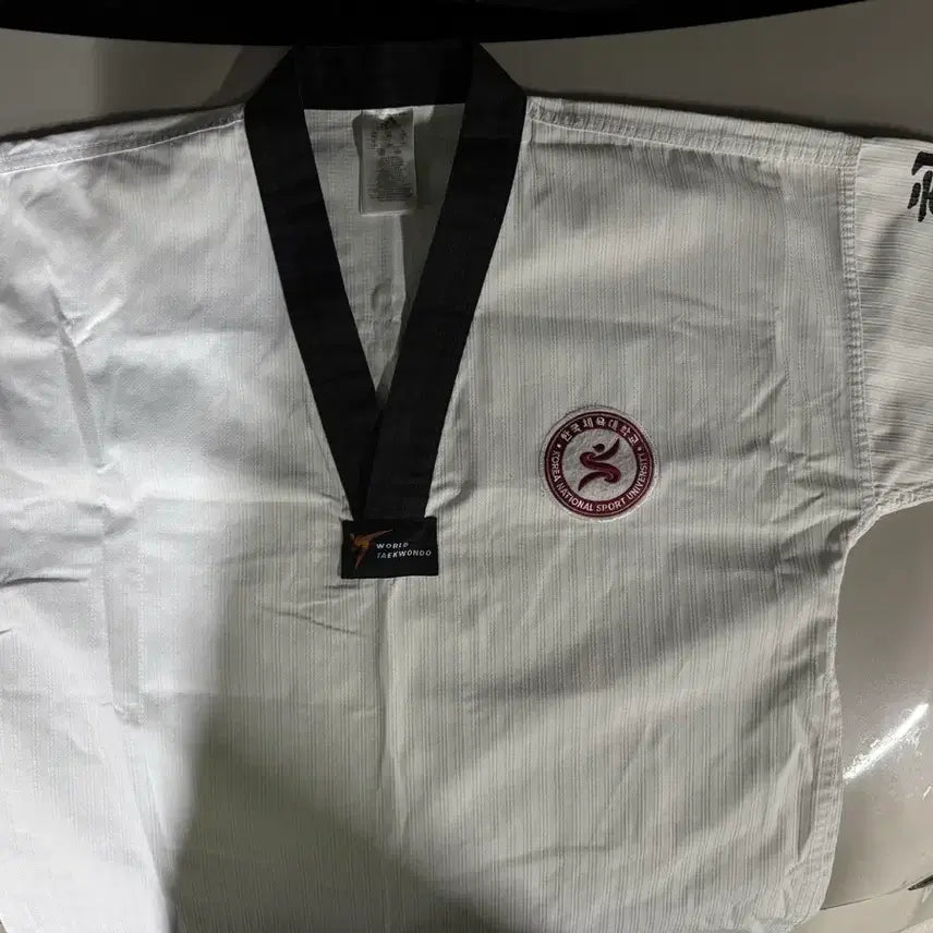 [BUNJANG] Korea National Sport University Taekwondo Dobok Size 180 / 한체대 도복 팝니다