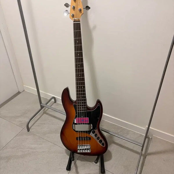 [BUNJANG] Saga Marcus Miller V3 2nd Gen 5-String Bass / 사이어 마커스밀러 v3 2세대 5현 베이스 판매합니다