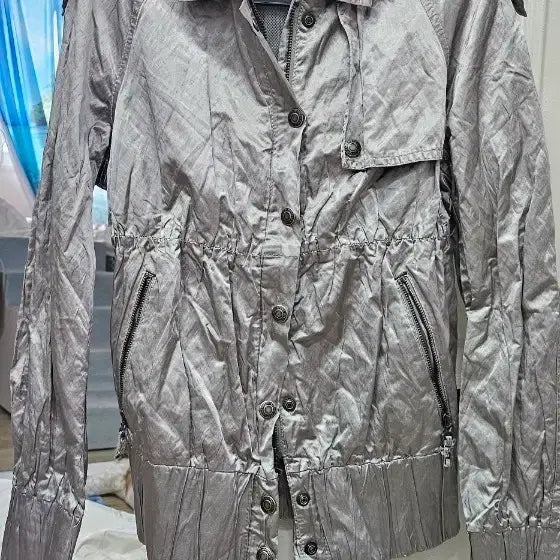 [BUNJANG] Silver Loose Fit Women's Windbreaker Jacket / 실버 루즈핏 여성 바람막이 자켓