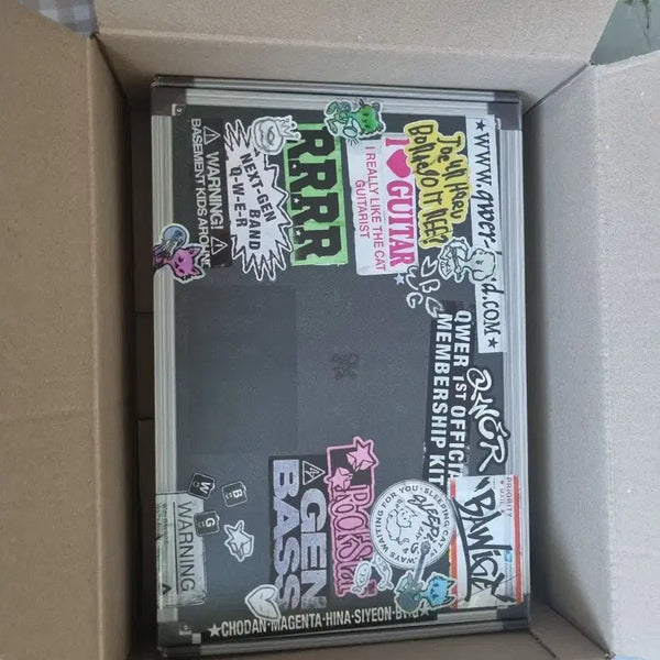 [BUNJANG] QWER 1st Official Membership Kit / QWER 1st 공식 멤버십 키트