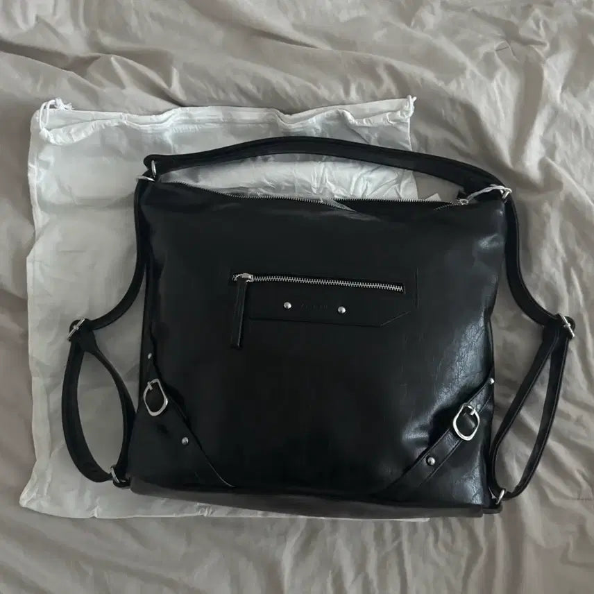[BUNJANG] Anoyetic Two-Way Zipper Bag / 아노에틱 투웨이 지퍼백