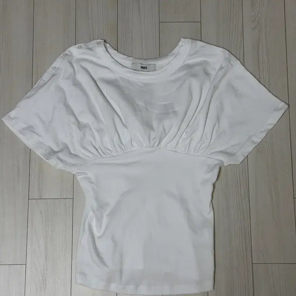 [BUNJANG] ODESS ASYM Button Shoulder Tee - White / 오데스 ASYM BUTTON SHOULDER TEE - WHITE