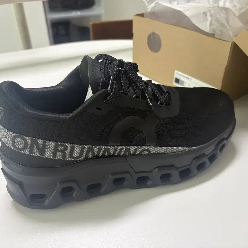 [BUNJANG] On Running Cloudmonster 2 Running Shoes / 온러닝 클라우드몬스터2 러닝화