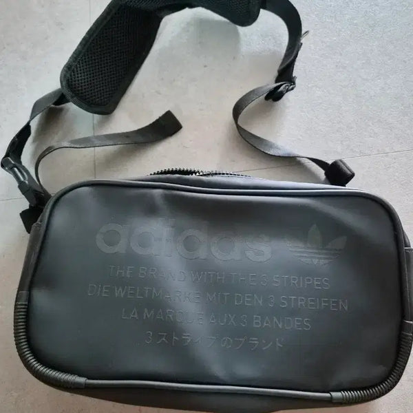 [BUNJANG] Adidas Black Crossbody Bag / [가로30,새로15,폭5] 아디다스 블랙 크로스백