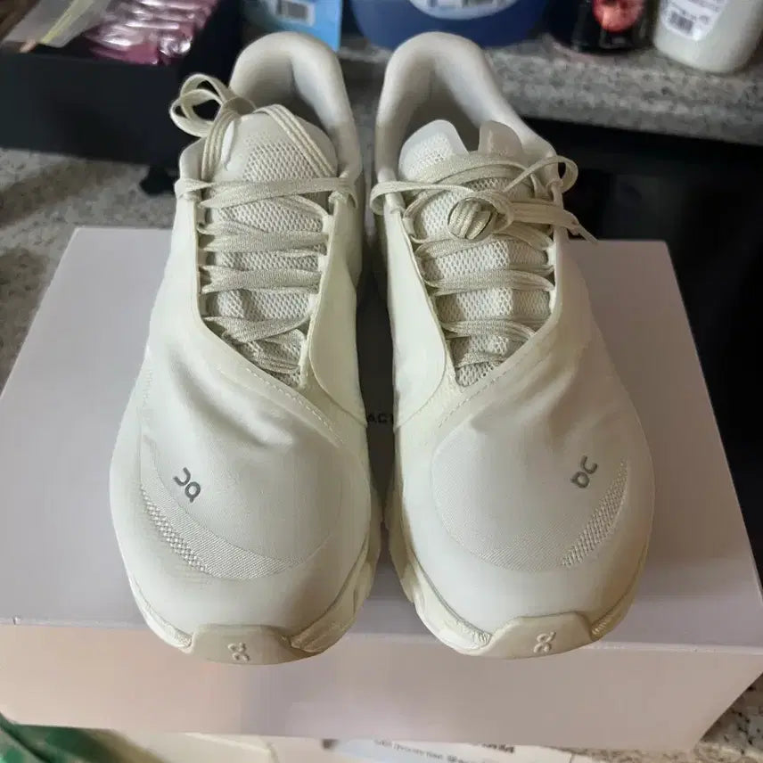 [BUNJANG] Onf Cloud Monster Hyper White 260mm / 온 파프 클라우드 몬스터 하이퍼 화이트