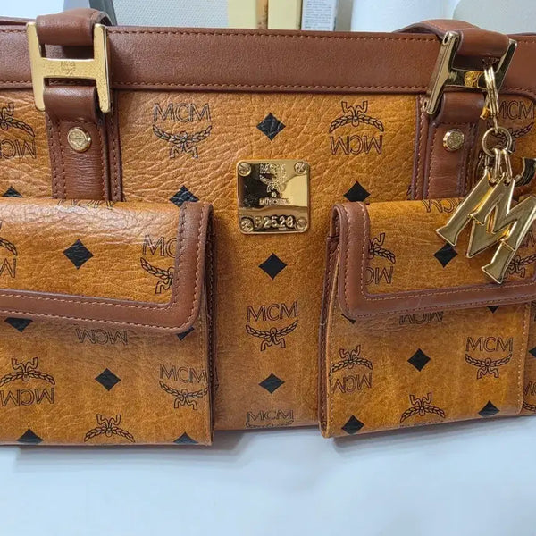 [BUNJANG] MCM Visetos Zipper Tote Bag Brown / MCM 비세토스 지퍼 토트백 브라운