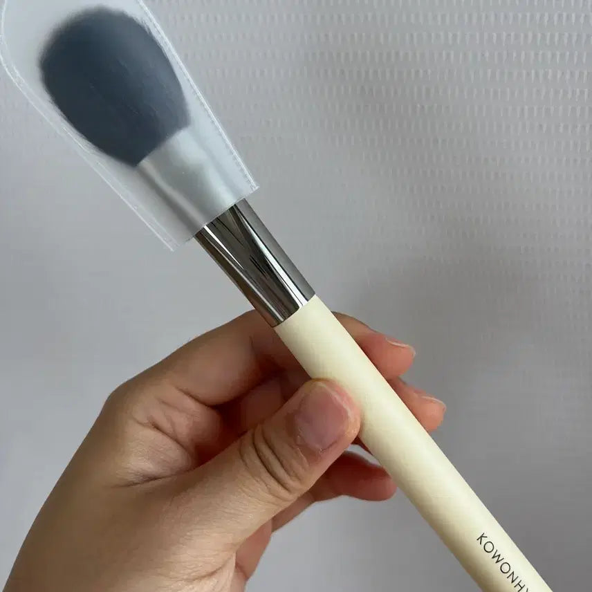 [BUNJANG] Mustev Koh Won Hye 05 Highlighter Brush / 머스테브 고원혜 05 하이라이터 브러쉬