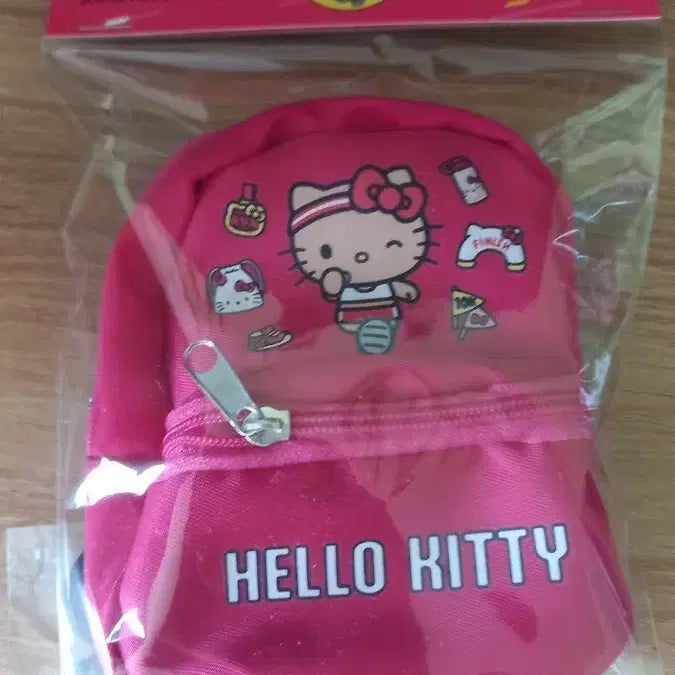 [BUNJANG] Sanrio Hello Kitty Sacoche Bag (2025 Seoul Edition) / 미개봉)산리오 서울 2025 헬로 키티 사코슈백 가방