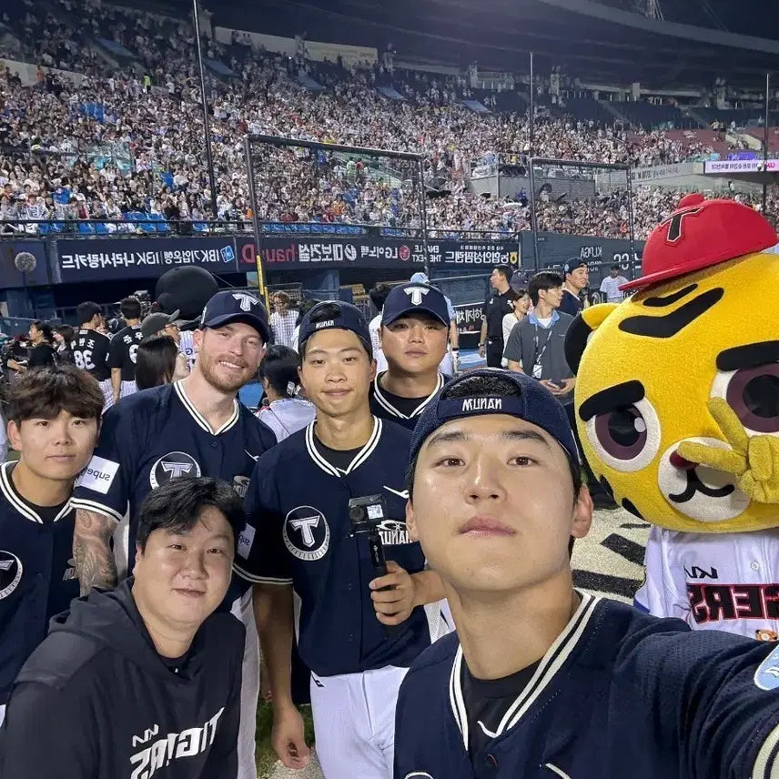 [BUNJANG] Kia Tigers Do-young Kim 2026 All-Star Game Uniform (XL) / 2026 올스타전 기아 김도영 나눔 유니폼