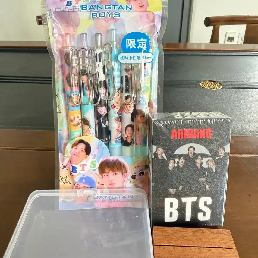 [BUNJANG] BTS Gel Pens Set (6 pcs) & Photocards Bundle (55 pcs) / BTS 젤펜 6개 & 포카 55장