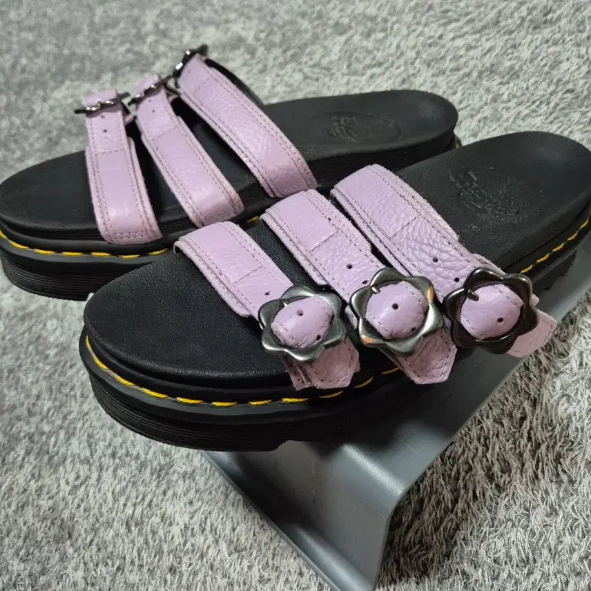 [BUNJANG] Dr. Martens Blair Buckle Sandal Lilac Nappa Leather UK 6 (250) / 닥터마틴 블레어 버클 샌들 UK6(250)