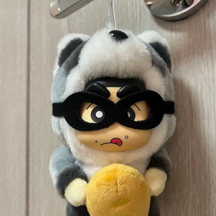[BUNJANG] Urban Animals Crayon Shin-chan Panda Plush Keychain / 어반애니멀 짱구 인형 키링