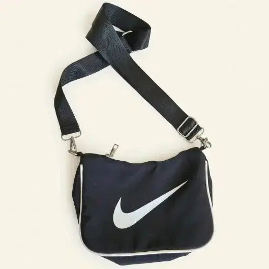 [BUNJANG] Nike Black Swoosh Shoulder Bag / 나이키 블랙 스우시 숄더백