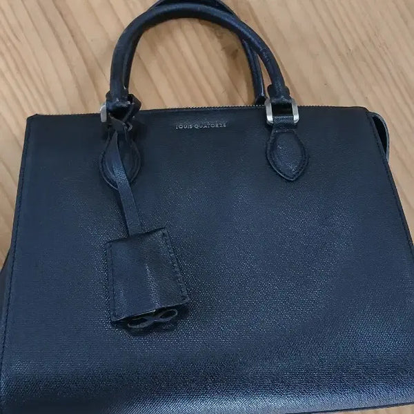 [BUNJANG] Louis Quatorze Navy Tote Bag / 루이까또즈 가방 네이비  약간의사용감