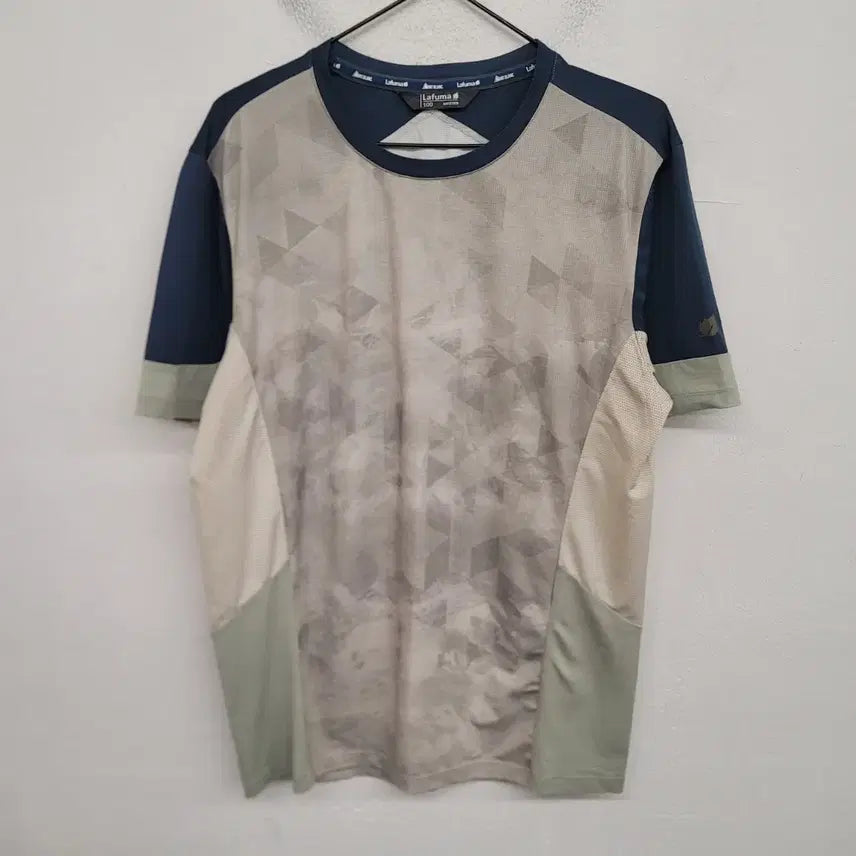 [BUNJANG] Lafuma Functional Outdoor T-Shirt (Size 100/L) / [100/L] 라푸마 기능성 등산복 반팔티 티셔츠