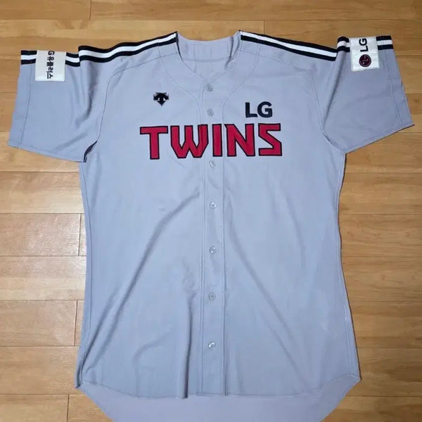[BUNJANG] LG Twins Coach Shin Kyung-shik Game-Worn Descente Baseball Uniform / LG트윈스 코치(신경식) 선수지급용 실착 데상트 유니폼