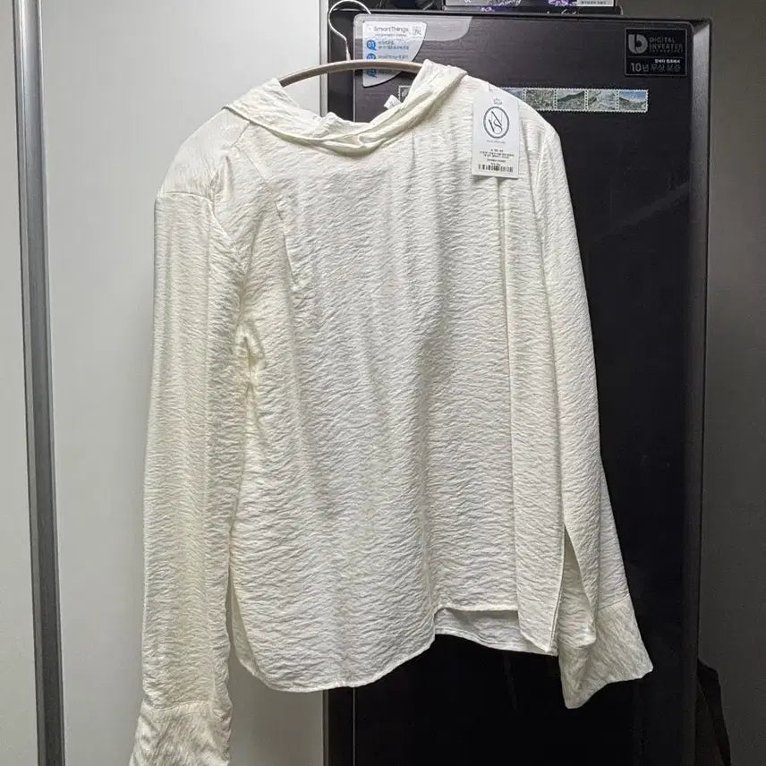 [BUNJANG] Naive Silhouette Ribbed Ribbon Tie Semi-High Neck Silky Blouse Ivory / 나이브실루엣 블라우스