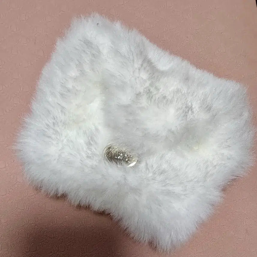 [BUNJANG] Huxley White Fur Mini Pouch / 헉슬리 화이트 퍼 미니 파우치