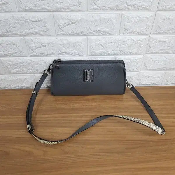 [BUNJANG] Daks Leather Crossbody Bag / 닥스 크로스백 (가죽)
