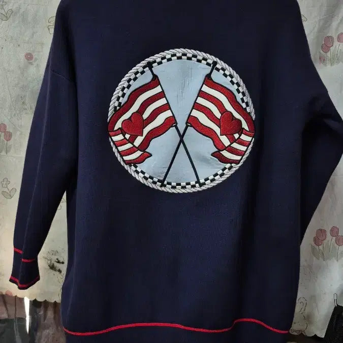 [BUNJANG] Sindro Embroidered Color-Block Oversized Cardigan / 신드로    자수배색  ~~   오버핏   가디건