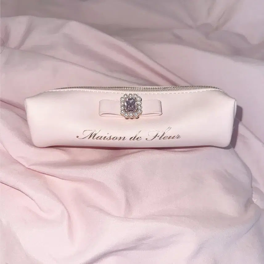[BUNJANG] Maison de Fleur Strawberry Milk Pencil Case Pouch / 메종드플뢰르 필통 파우치 딸기우유 스나계 양산형 지뢰계