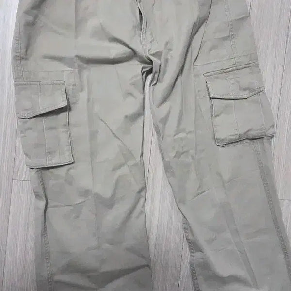 [BUNJANG] Hollister Cargo Pants Beige / 홀리스터 카고 팬츠