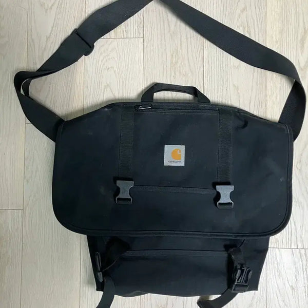 [BUNJANG] Carhartt Black Fossil Bag Crossbody Bag / 칼하트 블랙 파슬백