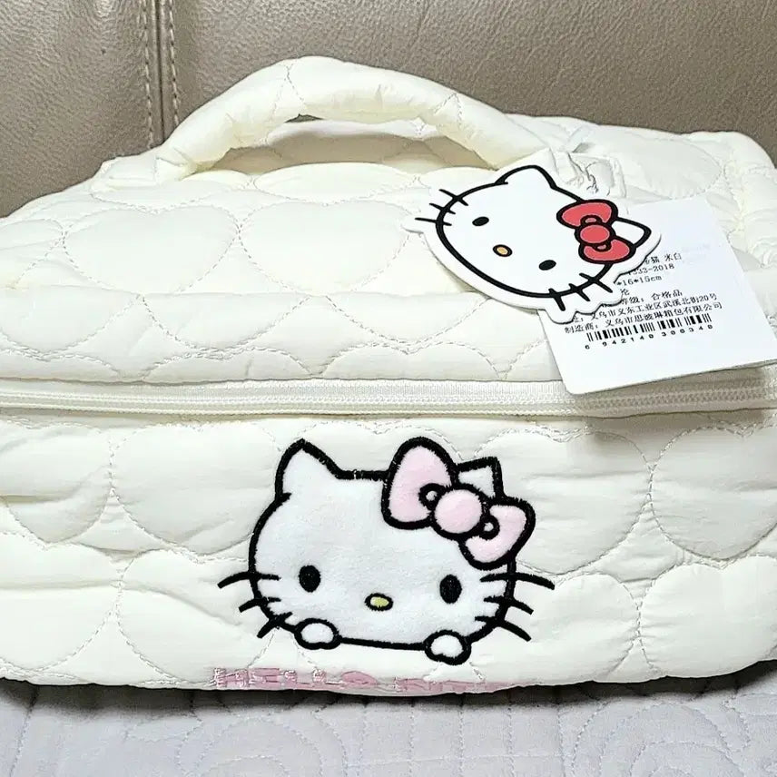 [BUNJANG] Sanrio Hello Kitty White Heart Quilting Pouch / 산리오 정품 헬로키티 화이트 하트 퀼팅 파우치(새상품)