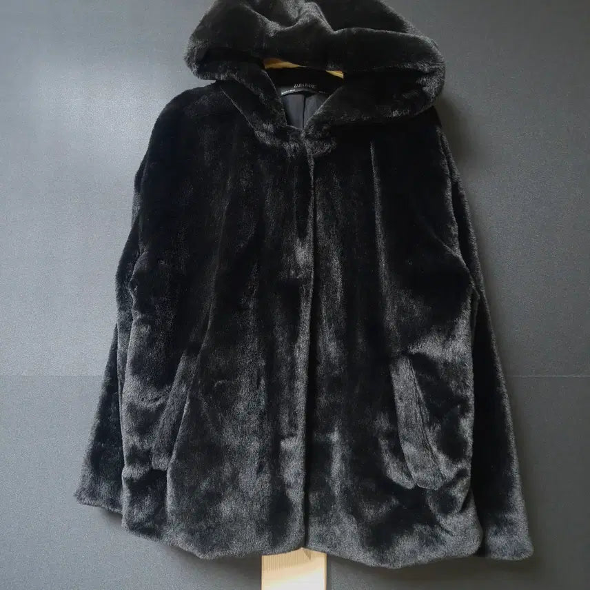[BUNJANG] Zara Hooded Faux Fur Coat Oversized / 진짜만원 자라 부들퍼 55 66 77 후드퍼코트
