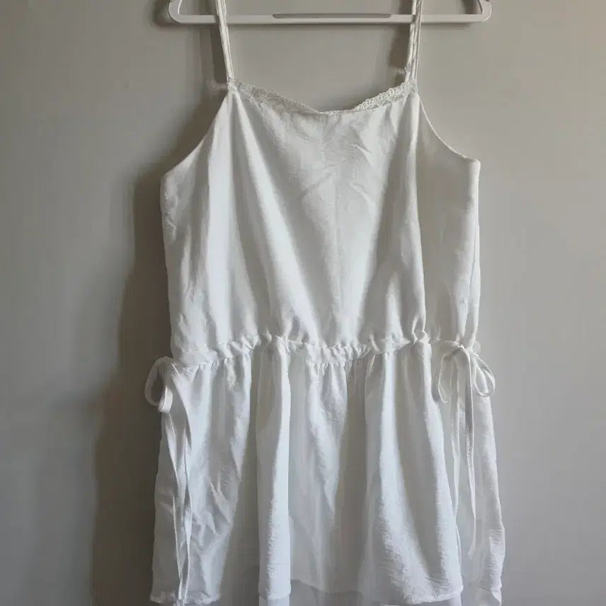 [BUNJANG] White Shirring String Mini Dress / 화이트 셔링 스트링 나시 미니 원피스